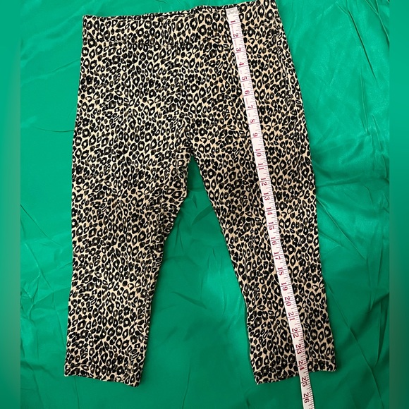 Leopard Capri Leggings, Size Medium, Express, Preowned, Good Condition - Picture 2 of 7